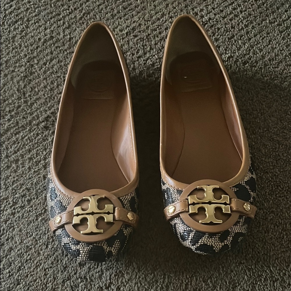 Tory Burch Black and Tan Loafers with Gold Emblem